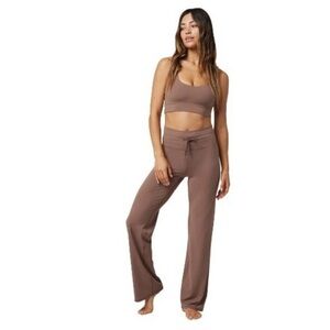Vuori Daily Wideleg Pants in Clove